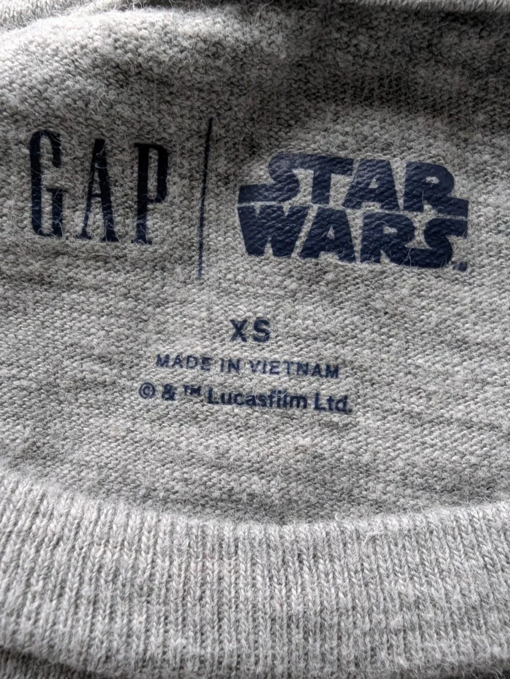 GAP Long-Sleeve Boba Fett /Star Wars Graphic Tee With Sequin Flip Graphic